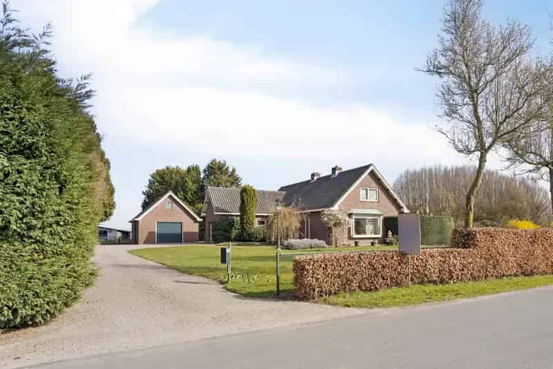 Vrijstaande woning Herveld 4 slaapkamers groot bijgebouw