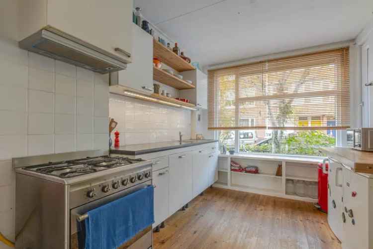 Royaal Woonhuis Charlois 144m2 4 Slaapkamers 2 Badkamers Tuin