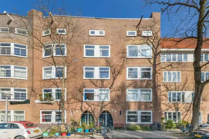 99m2 appartement Amsterdamse School stijl IJselplein