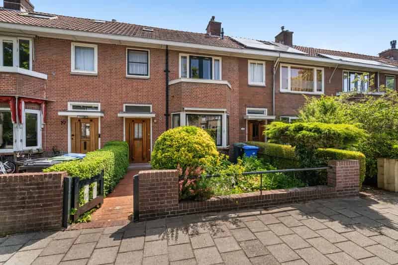 Jaren 30 Herenhuis te Koop Hof van Delft Delft