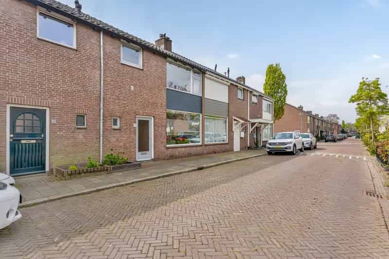 Huis te koop Den Bosch Oost: Instapklare Tussenwoning