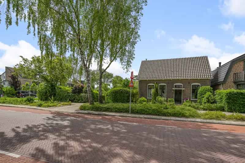 Gemeentelijk monument te koop Heemskerk: 3 slaapkamers, tuin, garage