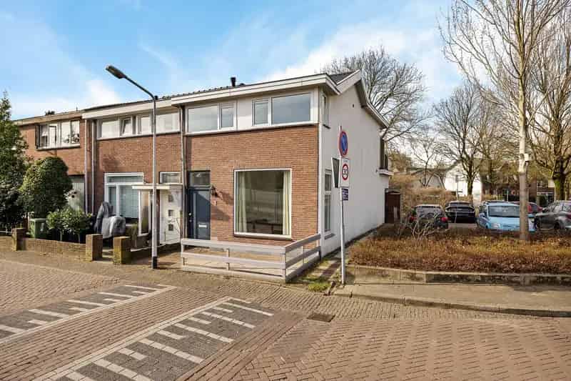 Ruime 4 kamer woning Hilversum 2 keukens 2 badkamers tuin balkon