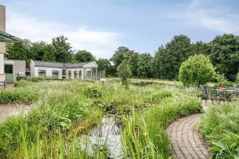 Vrijstaande Villa Apeldoorn 4 slaapkamers Grote Tuin