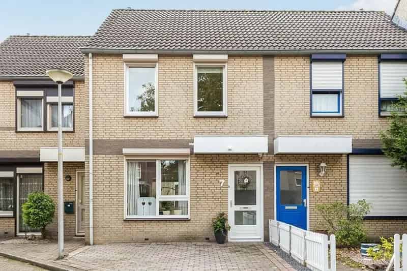 3 Slaapkamers Tussenwoning Nabij Centrum