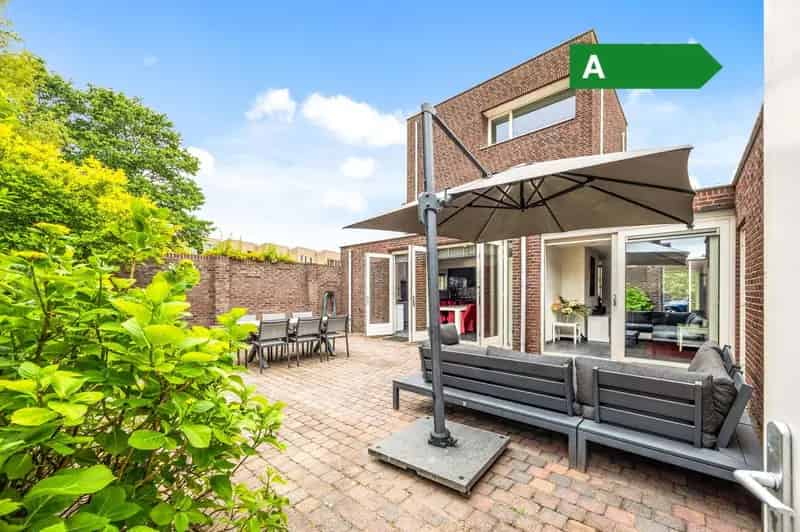 Huis te koop Den Haag: Ruime hoekwoning 3 slaapkamers grote tuin