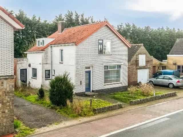 Vrijstaande woning te koop in Kuitaart met garage en vernieuwde details