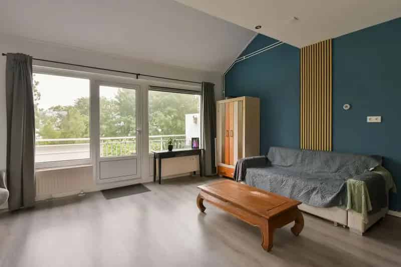 Appartement te koop Hoorn: Licht en ruim appartement nabij strand en stad