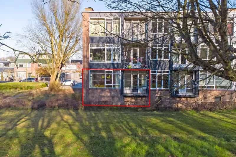 Appartement te koop Hoogvliet  3 kamer hoekappartement nabij Ruigeplaatbos