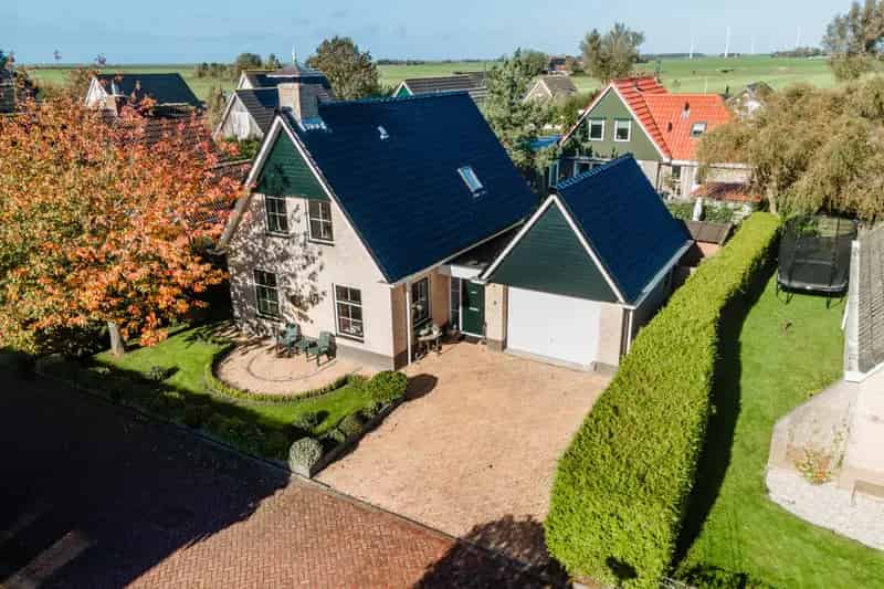 Vrijstaande woning Makkum: Ruime woning met garage en tuin