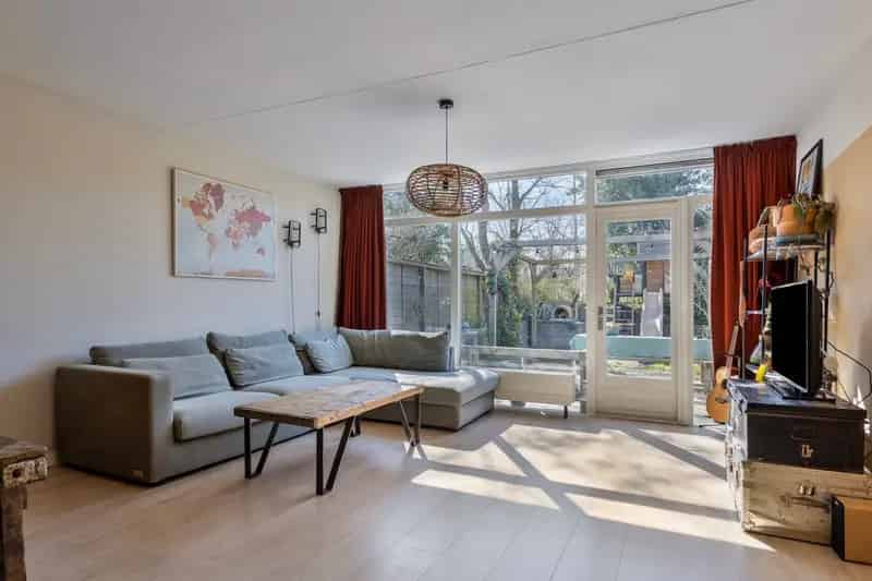 Ruime Eindwoning 5 Slaapkamers Borgele Moderne Keuken