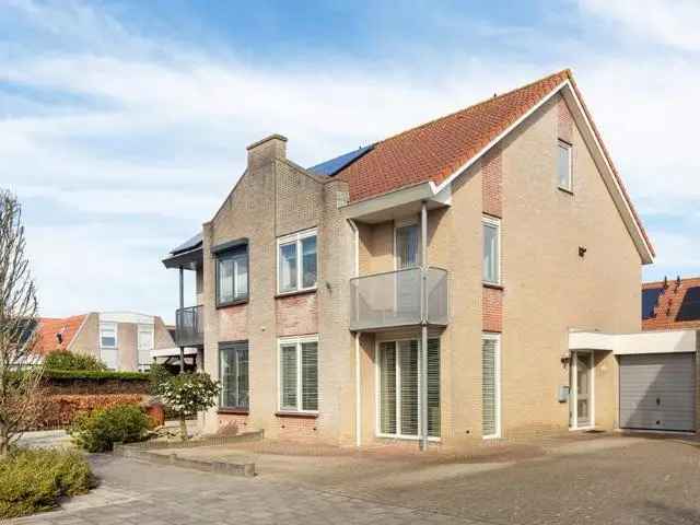 Royale Twee Onder Een Kapwoning Goedereede 4 Slaapkamers 130m2 Garage