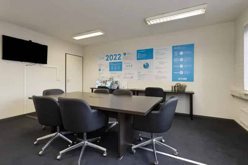 Bedrijfsgebouw 5273m2 te Bladel - Kantoorruimte 990m2