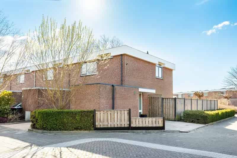 Instapklare Hoekwoning nabij CS en Stadshart