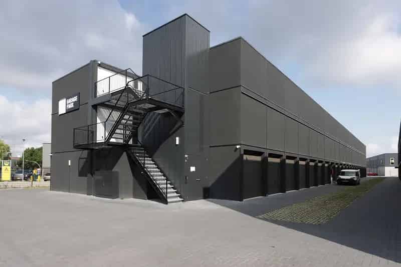 Garagebox Almere te Huur 6x3x3m Moderne Opslag Werkplaats