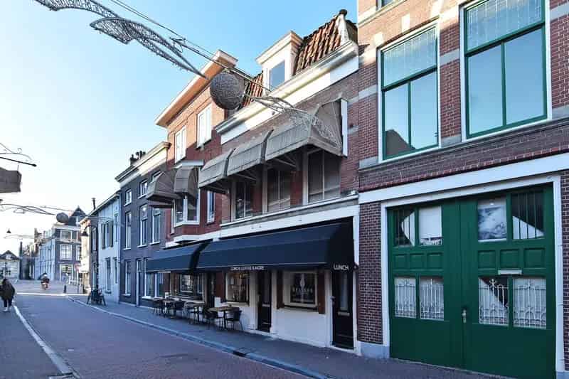 Belegging Delft: Horeca en 8 Kamers Breestraat