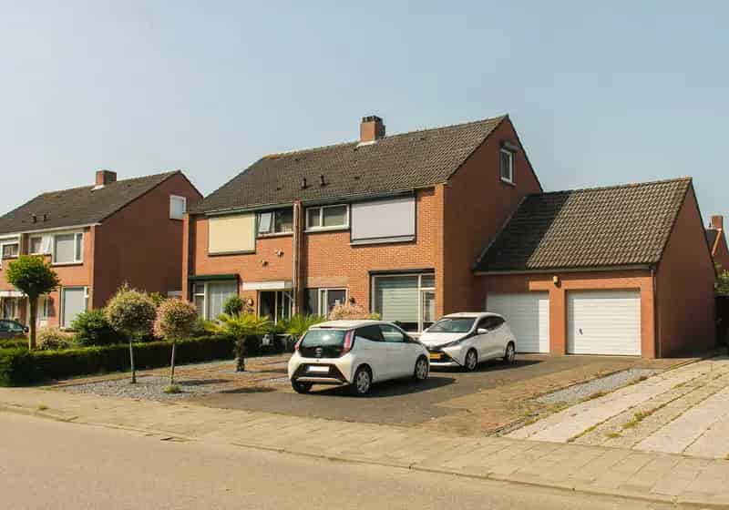 Tweekapper Vogelwaarde: 4 slaapkamers, dubbele garage, nieuwe kozijnen