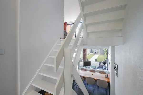 Ruime Split Level Woning Landgraaf 3 slaapkamers Diepe Tuin Dakterras