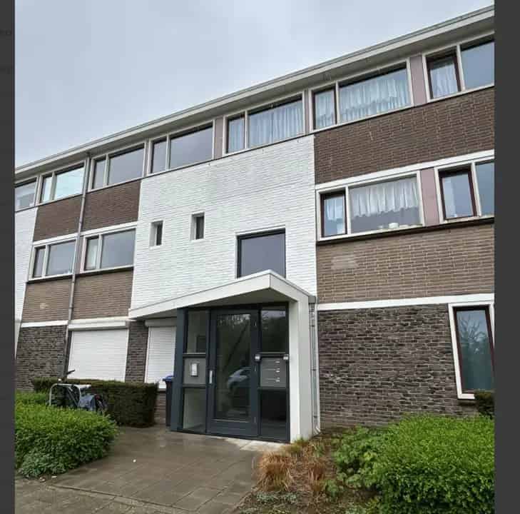 Karel Doormanstraat 43: Ruime woning nabij Presikhaaf