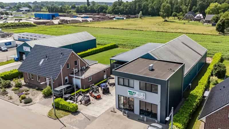 Bedrijfshal met Bedrijfswoning te Koop Scheemda