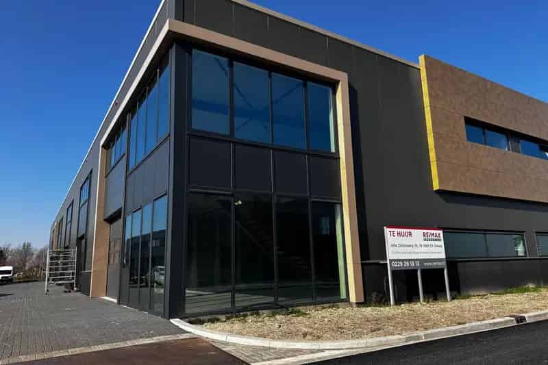 Bedrijfshal Zwaag te Huur - 900m2 tot 300m2