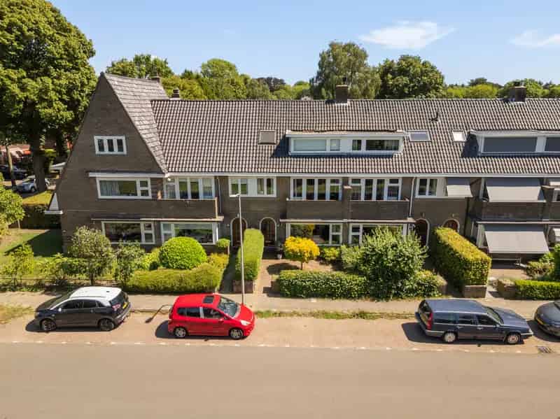 Zeist Royale Tussenwoning Griffensteijnseplein 150m2