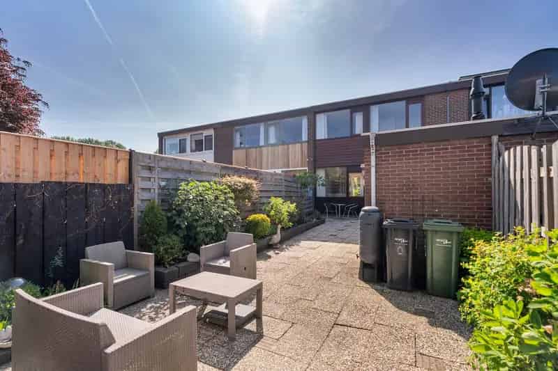 Huis te koop Hoogvliet 3 slaapkamers diepe tuin