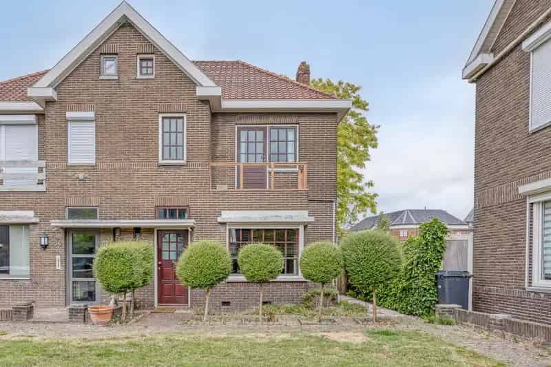 2 1 kapwoning Sas van Gent Veel mogelijkheden 3 slaapkamers