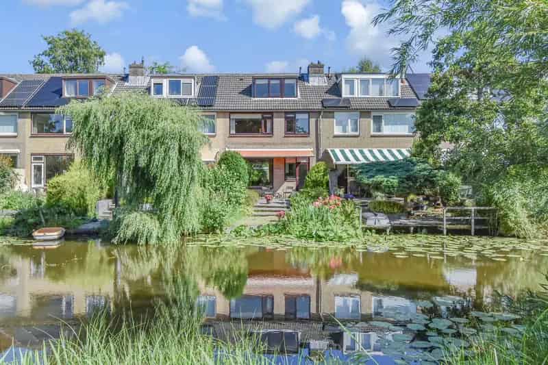 Huis te koop Delft: Lichtrijk gezinshuis 4 slaapkamers nabij voorzieningen