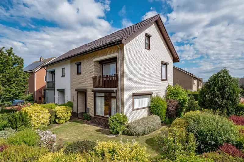 Royale Twee Onder Een Kapwoning Lathum 4 slaapkamers