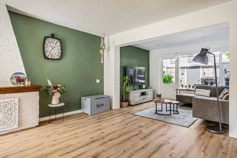 Huis te koop Oss: Ruime 4 slaapkamer woning met uitbouw en 10 zonnepanelen