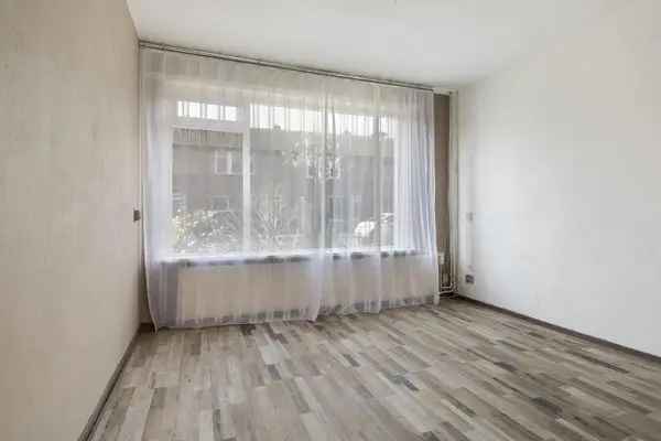 Ruime Tussenwoning Hallum 4 slaapkamers Diepe Tuin