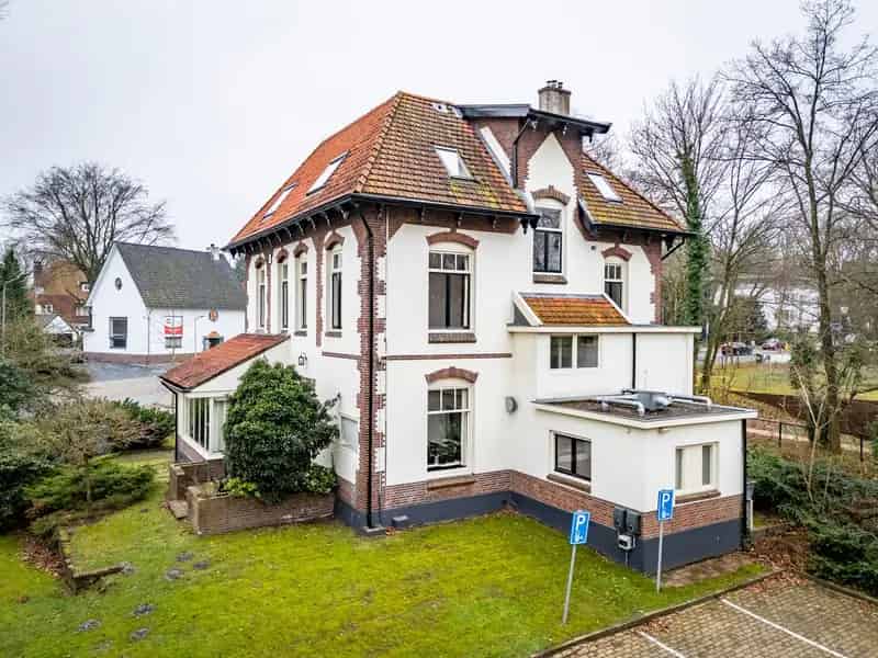 Kantoorvilla te koop Hilversum  Brede bestemming inclusief wonen