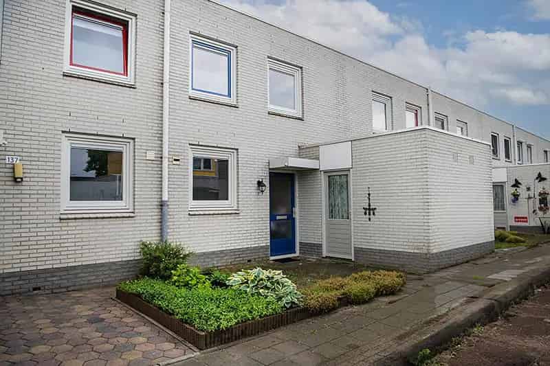 3 Slaapkamers Een gezinswoning nabij openbaar vervoer