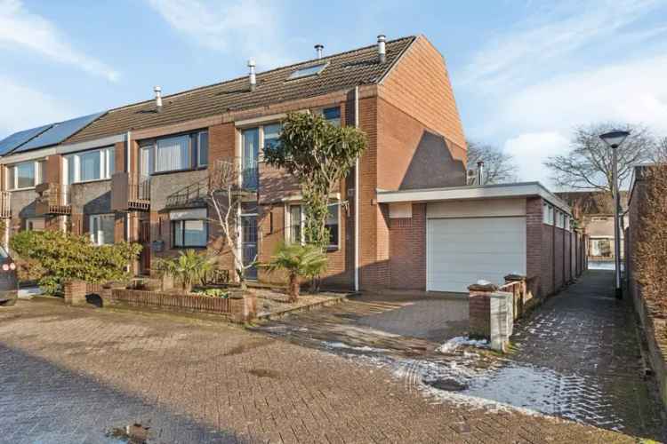 Huis Te Koop in 61, Makreelstraat, Helmond, Noord-Brabant