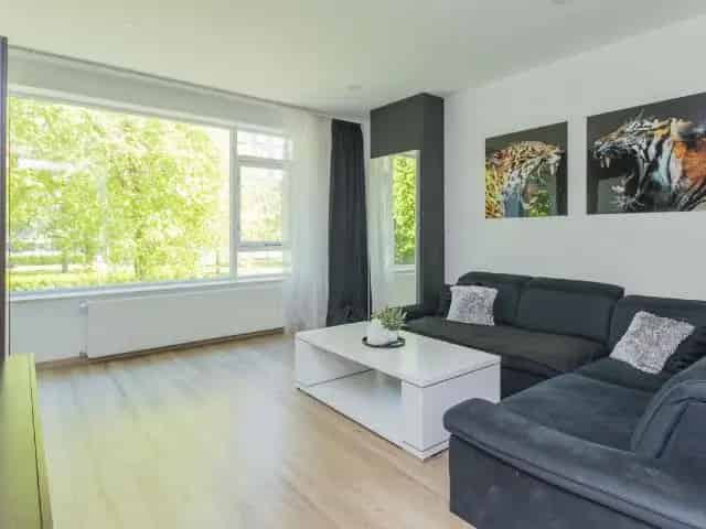 3 Kamer Appartement Rotterdam Moderne Badkamer HR++ Glas Balkon