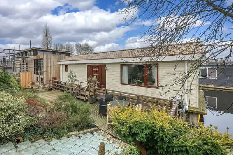 Woonark Amsterdam Noord 130m2  Tuin Garage Nabij Park