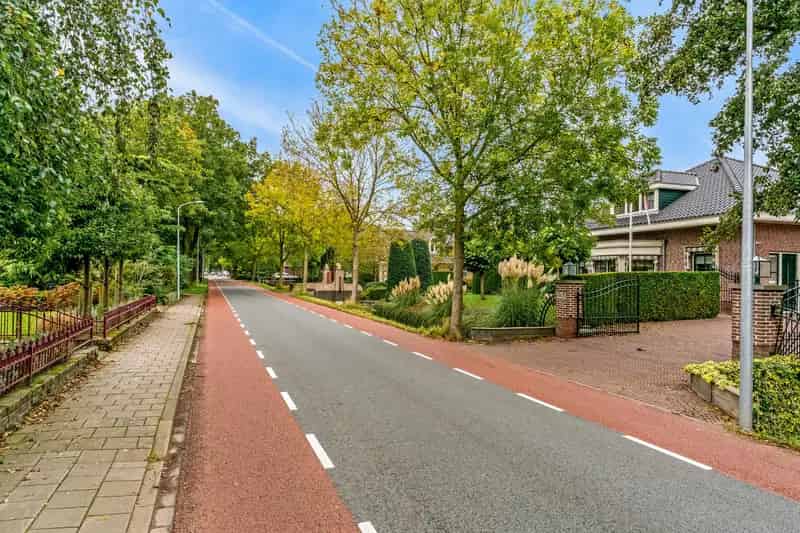 Vrijstaande Villa te koop Zwaag 5 slaapkamers 2 badkamers