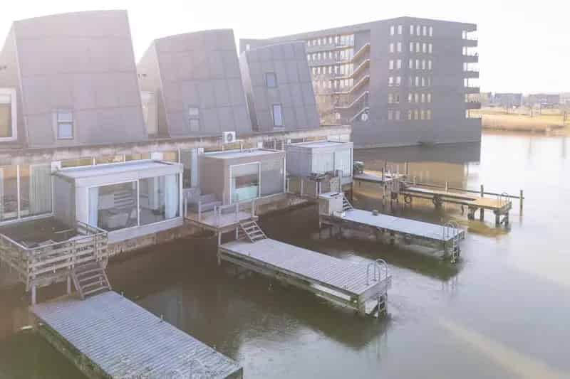Huis te koop Lelystad Landstrekenwijk Aan het water 4 slaapkamers