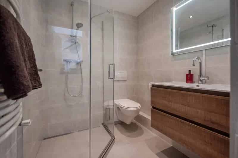 Huis te koop Zoetermeer 6 slaapkamers 2 badkamers grote tuin
