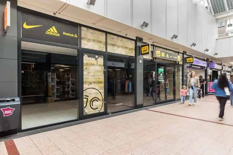 160m2 Winkelruimte te Huur Spijkenisse Centrum