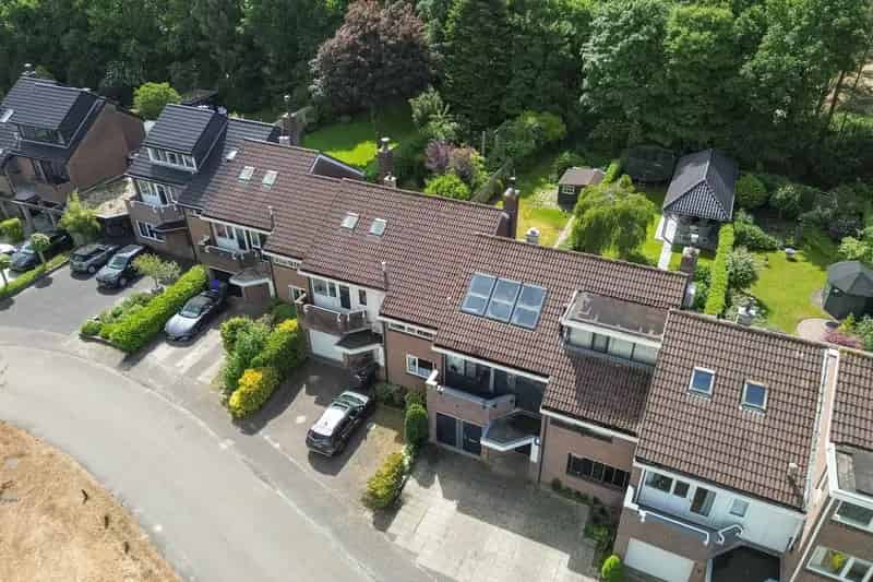 Familiehuis Naarderbos 5 slaapkamers 2 badkamers