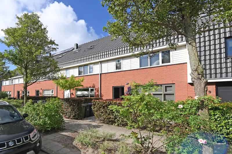Huis te koop: Ruime 4 slaapkamer woning in Vreelande