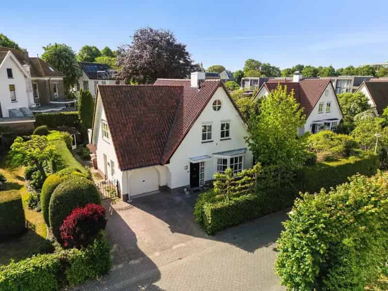 Huis te koop: Van Waverenstraat 13 2182 AD Hillegom | Funda