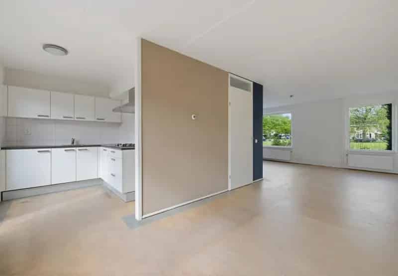 Ruime 4 Slaapkamers 2-onder-1-kapwoning Stiens Garage Tuin Zonnepanelen