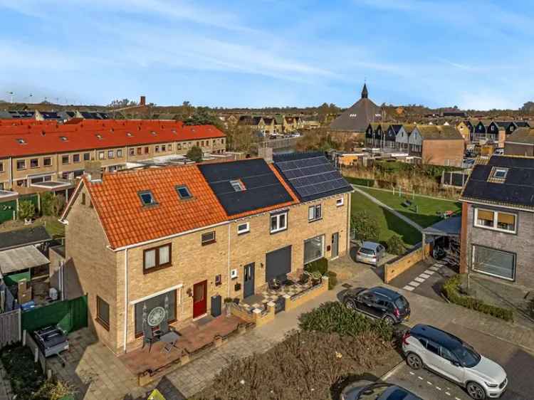 Ruime Hoekwoning 4 Slaapkamers Grote Tuin Nabij Scholen