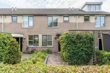 Te Huur: 4 Slaapkamer Tussenwoning Hooglanderveen