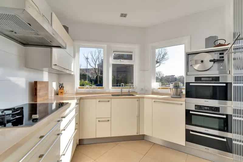 Huis te koop: 6 Slaapkamers, Moderne Keuken, Duurzaam