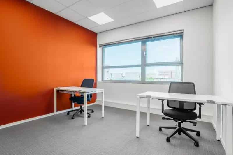 Privékantoor 1-2 Personen 8m²  Inclusief Gedeelde Ruimte
