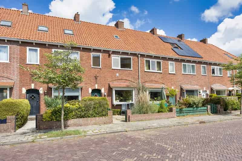Huis Te Koop , 35, Robert Kochstraat, Leeuwarden, Fryslân